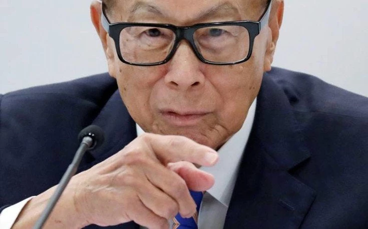 Αποχωρεί ο «Σουπερμαν» των επιχειρήσεων!-Από εργάτης έγινε μεγιστάνας…